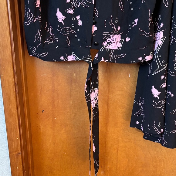 Collectif Black and Pink Cocktail Print Blouse and Skirt - Picture 3 of 8